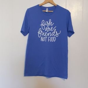 🐟Fish are friends not food T-shirt